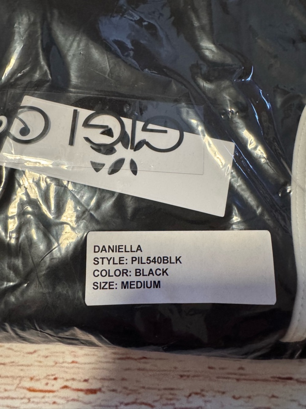 NWT GiGi C Daniella Cutout Romper Black/White  Sz M - Picture 3 of 5
